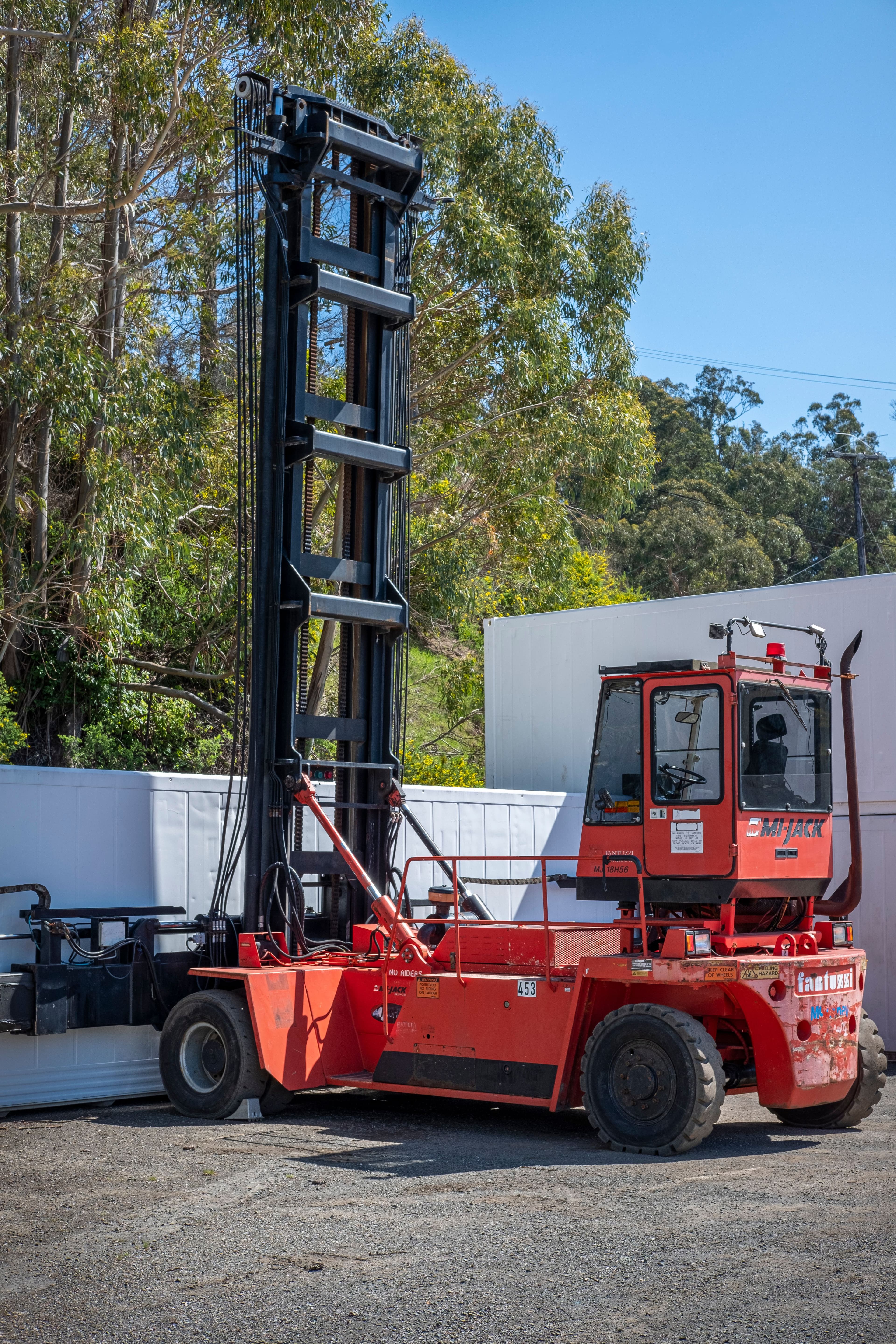Reach Truck & Stacker